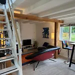 Bloemenboerderij 住宿加早餐酒店 3*