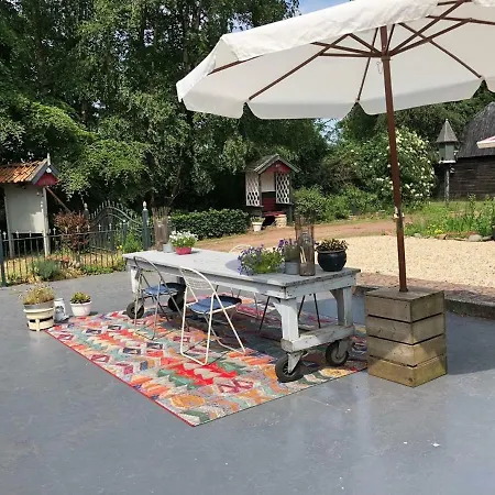 Bed & Breakfast Bloemenboerderij